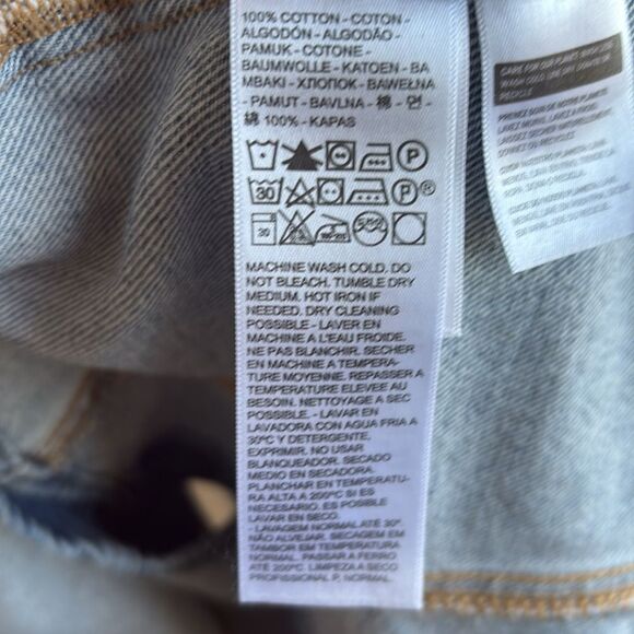 Levi’s Charlie Denim Button Up Crop Top in I’m Never Wrong w Adjustable Straps - Picture 7 of 8